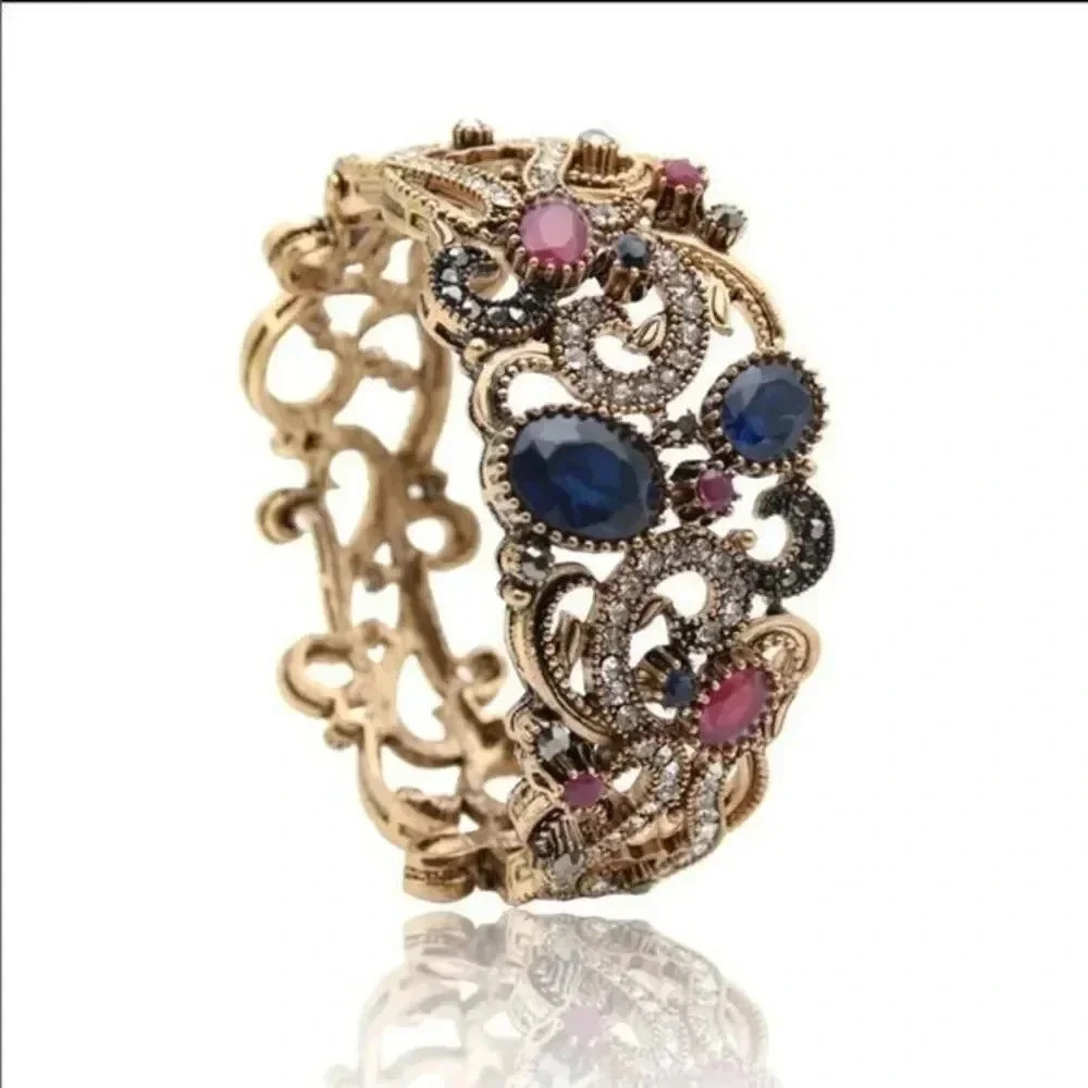 - Vintage multicolor women bracelet NEW